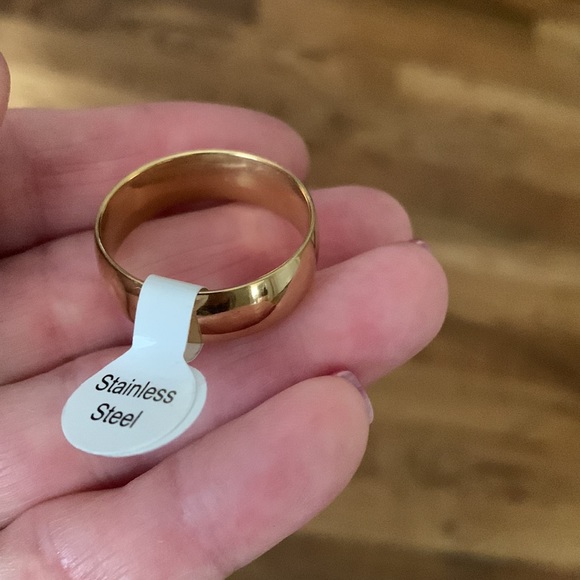 💕5/$15 Men’s Gold 8mm Stainless Steel Band, NEW - Picture 4 of 6